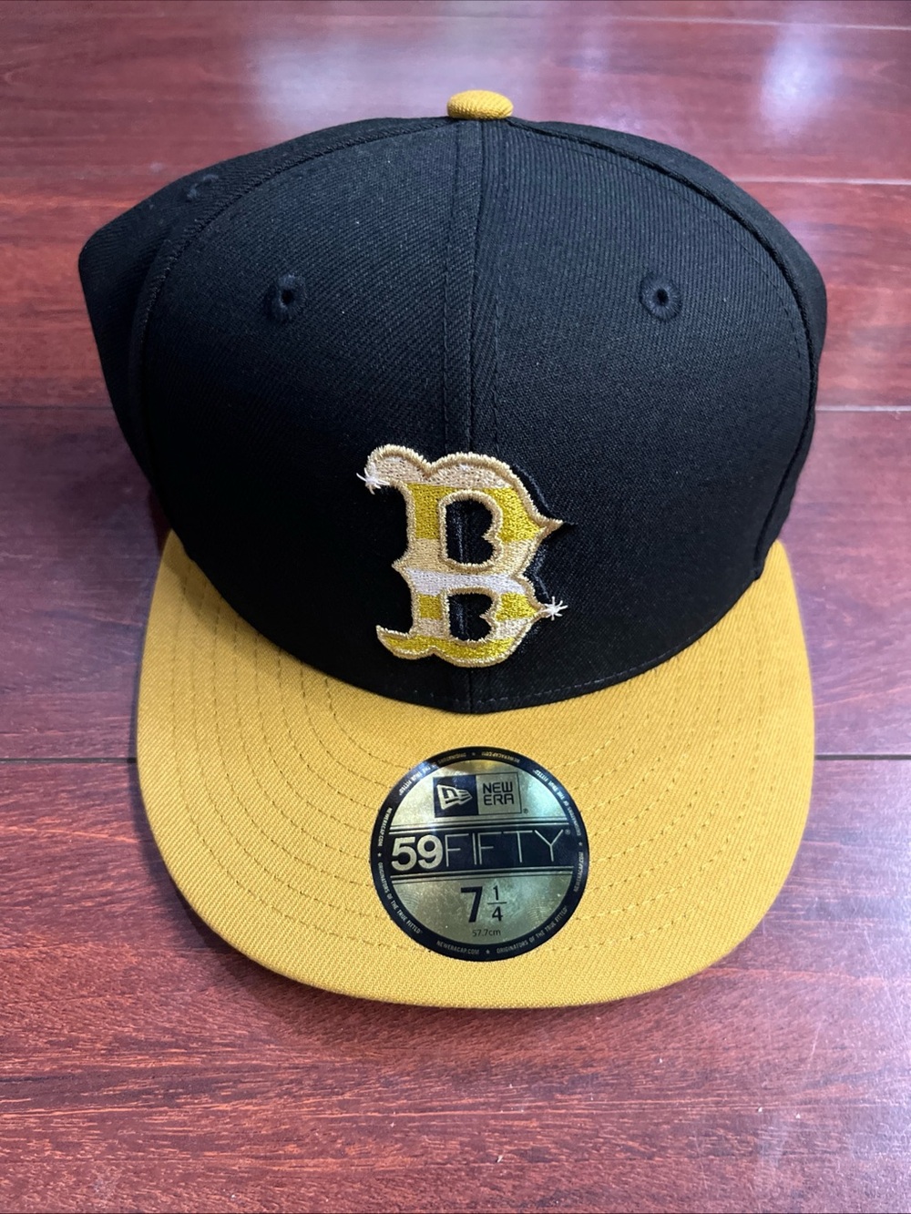 7 1/4 Boston Red Sox Black Metallic Gold Logo New Era 59Fifty Fitted Hat Cap